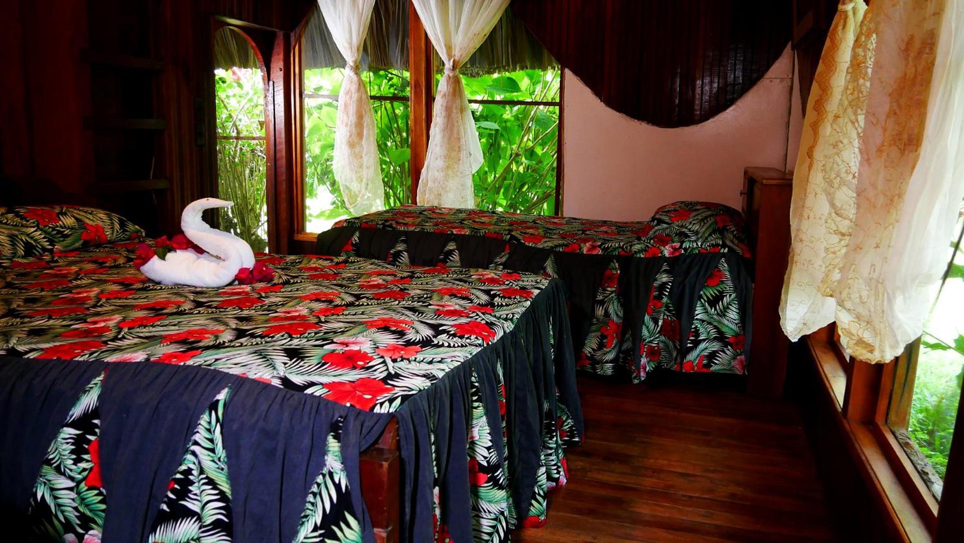 Banana Bank Lodge & Jungle Horseback Adventures เบลโมแพน ภายนอก รูปภาพ