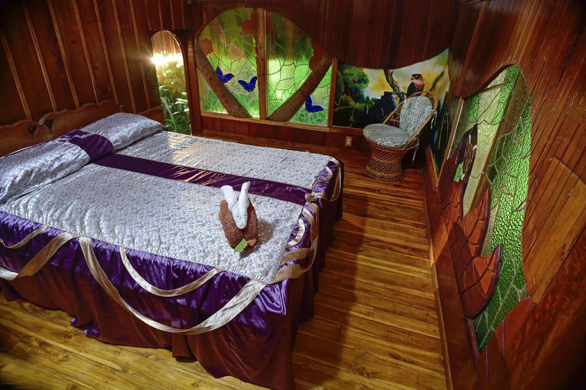 Banana Bank Lodge & Jungle Horseback Adventures เบลโมแพน ภายนอก รูปภาพ